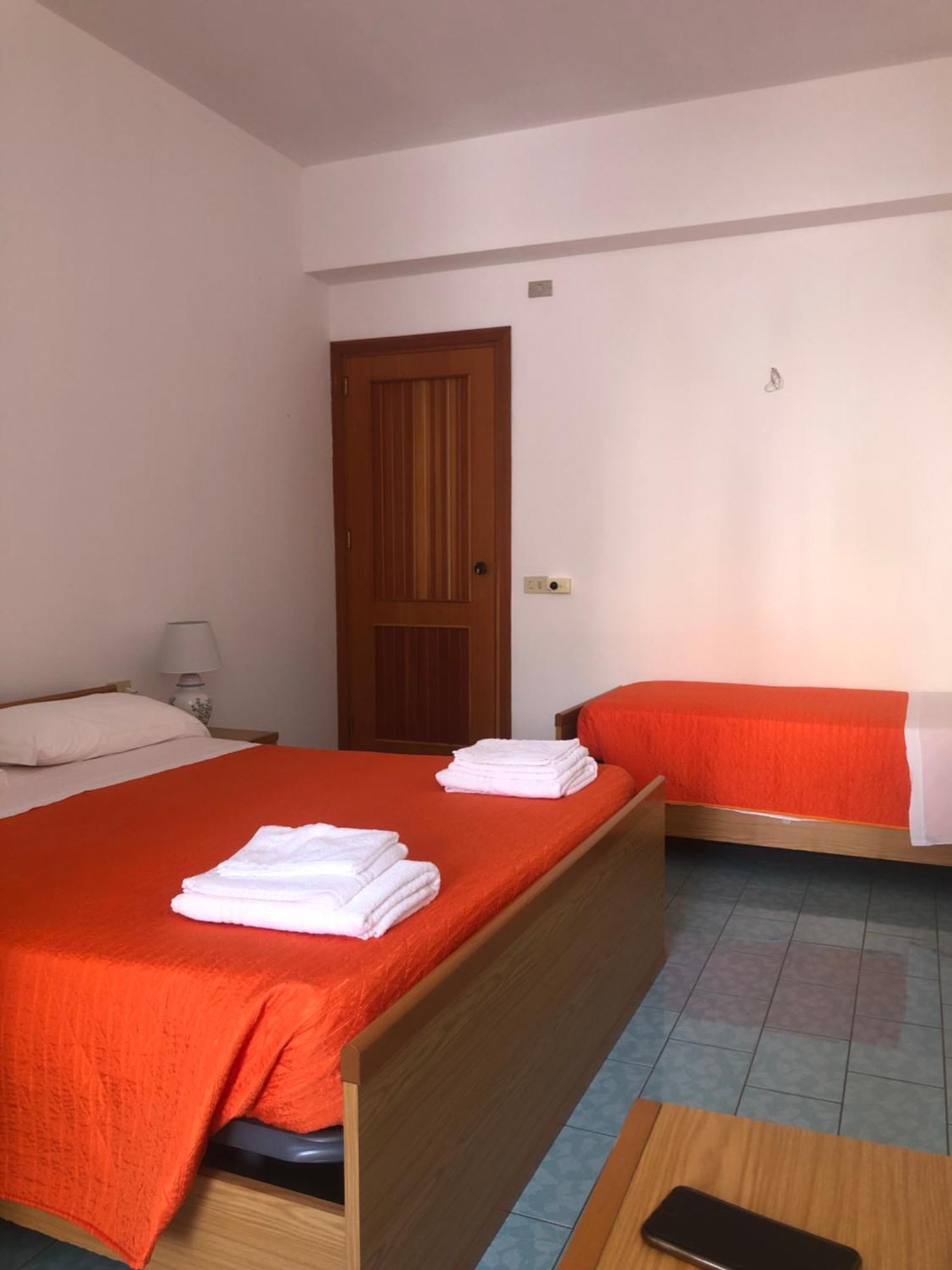 Hotel Ariston 우스티카 외부 사진